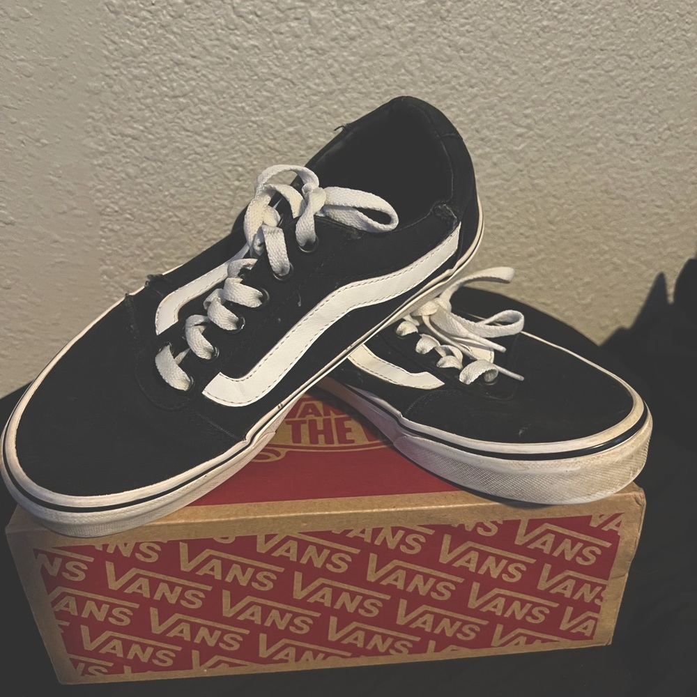 Women’s Classic Vans 7.5 Used in Good Condition